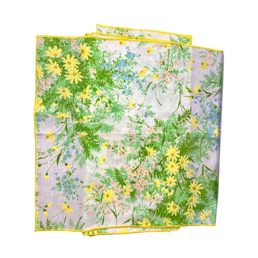 Retro Floral Napkins Yellow Dainty Mod Cottagecore Classic Chic Set of 4